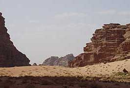 Vorderasien, Jordanien: Erlebnisreise Jerash, Petra & Wadi Rum - Felslandschaft